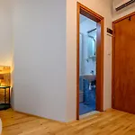 Pensión Yellow House With Private Parking By Adex Travel Split