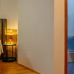 Pensión Yellow House With Private Parking By Adex Travel