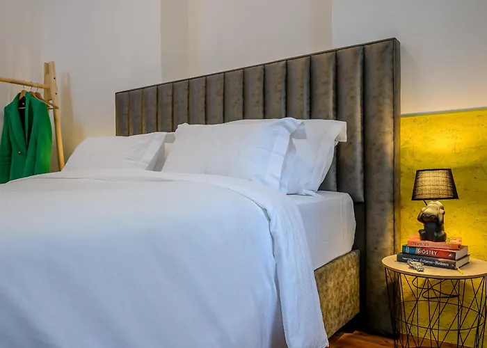 Gostinjska kuća Yellow House With Private Parking 4*