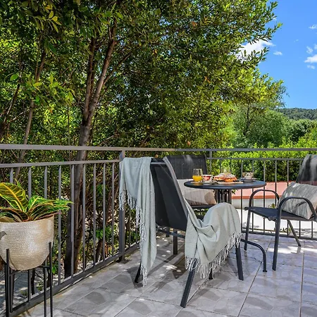 Gæstehus Yellow House With Private Parking