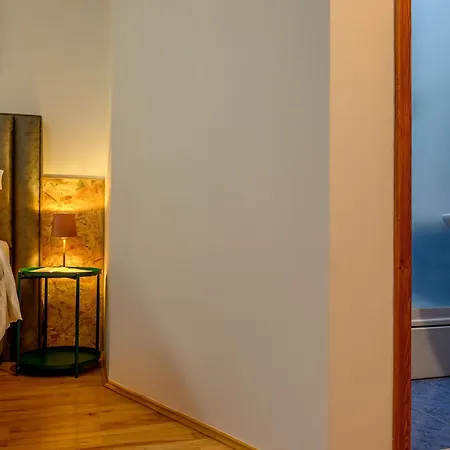 ゲストハウス Yellow House With Private Parking