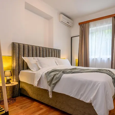 Yellow House With Private Parking Affittacamere 4*