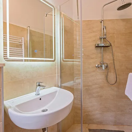 Affittacamere Yellow House With Private Parking