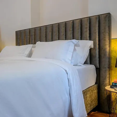 Affittacamere Yellow House With Private Parking 4*